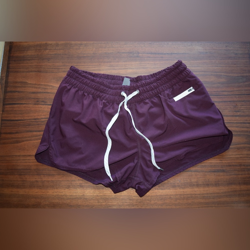Vuori | Medium Maroon Short